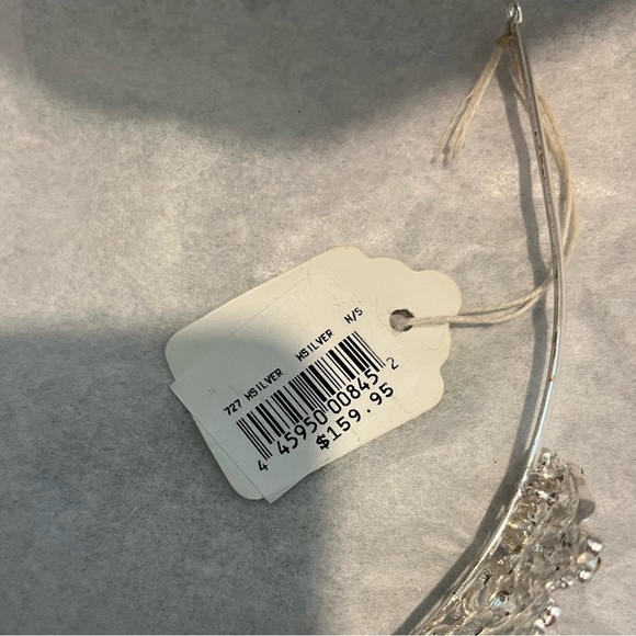 Silver Crown - Picture 2 of 2